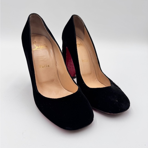 Christian Louboutin Cadrilla Corazon Black Velvet Heart Embroidered Heel EU  38.5